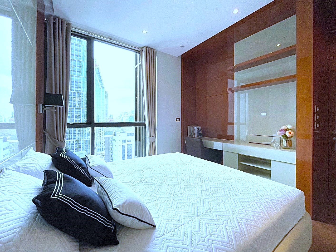 One Bedroom Condo For Rent