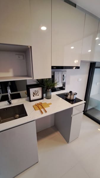 One Bedroom Condo For Rent