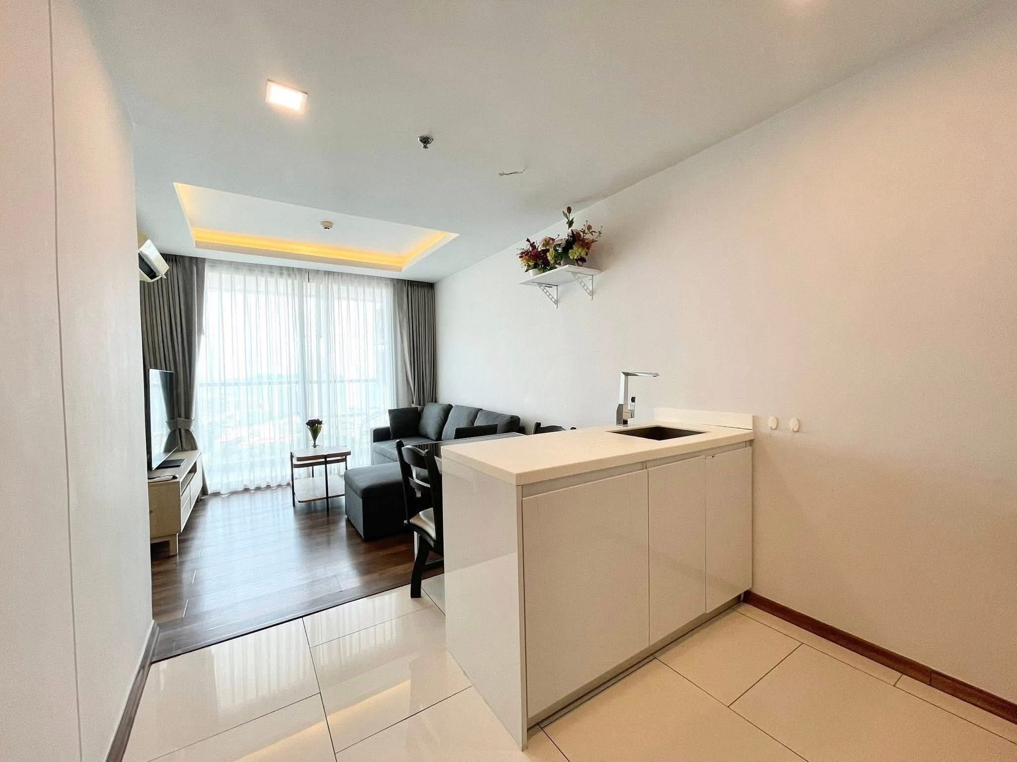 One Bedroom Condo For Rent