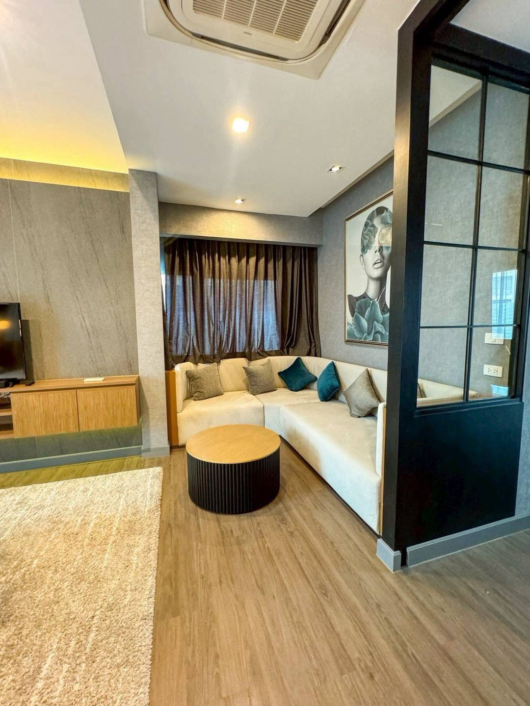 Detached House For Rent