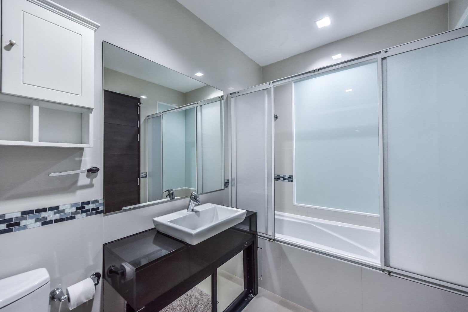 Two Bed Room Condo For Rent