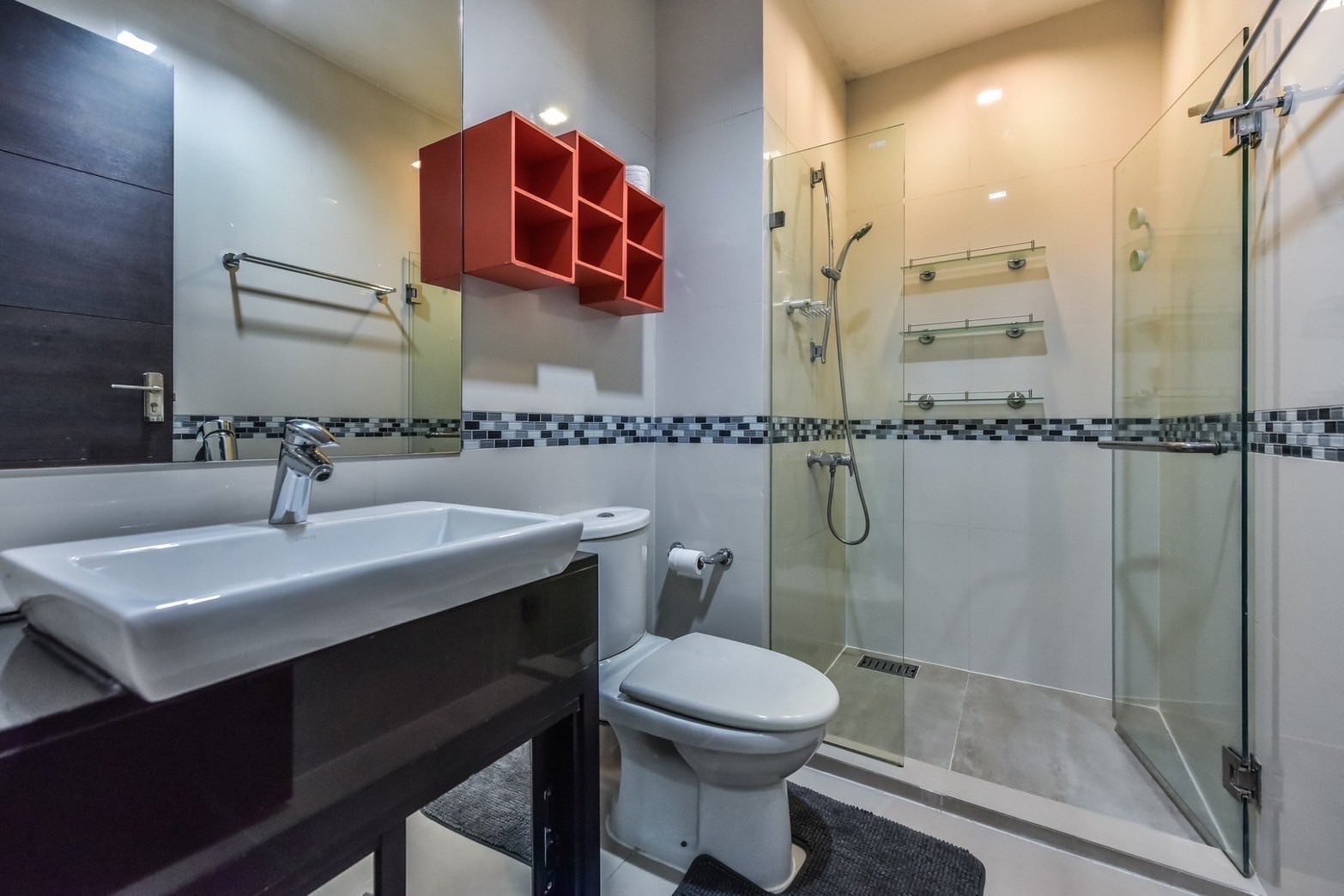 Two Bed Room Condo For Rent