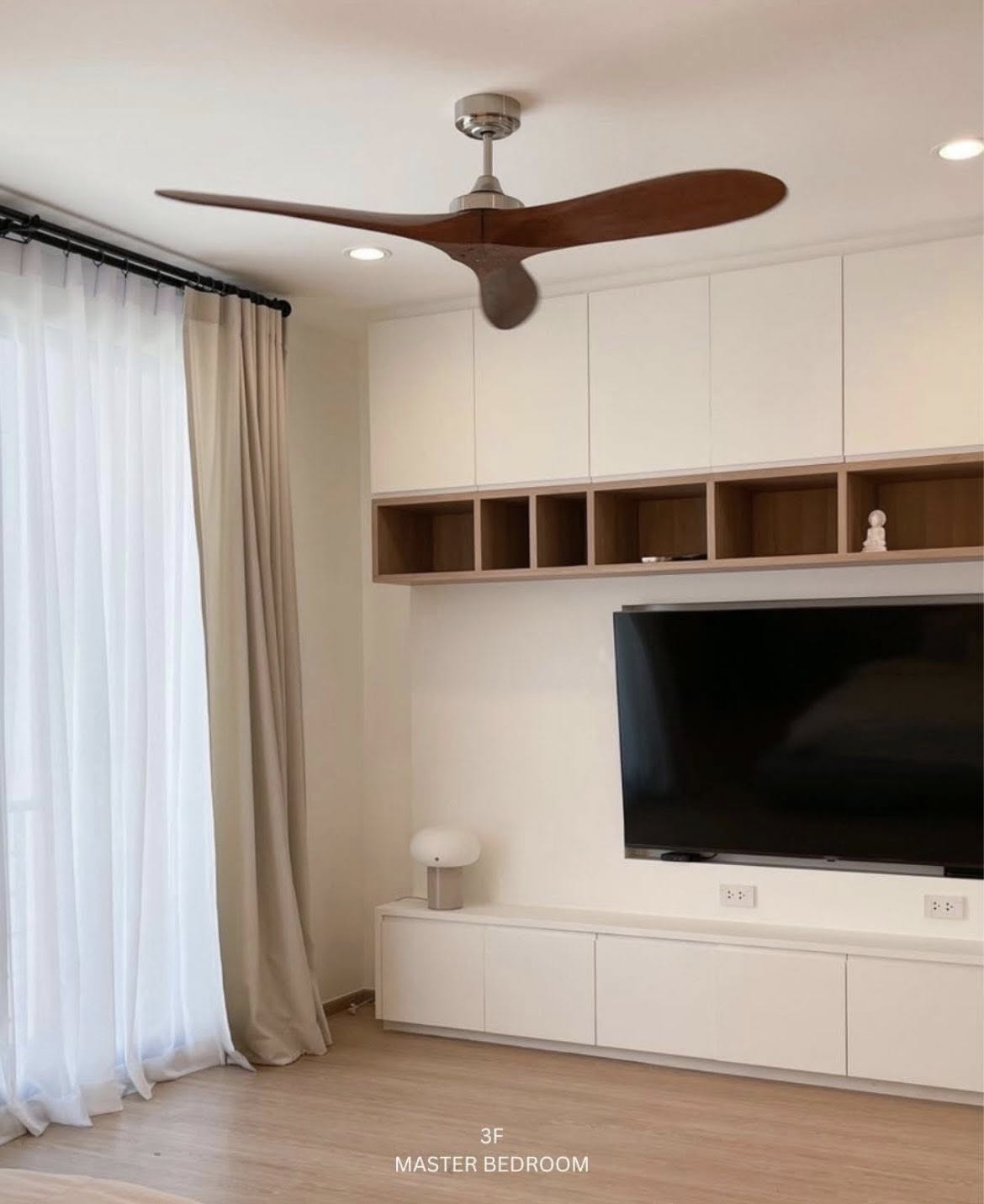Threee Storey House For Rent