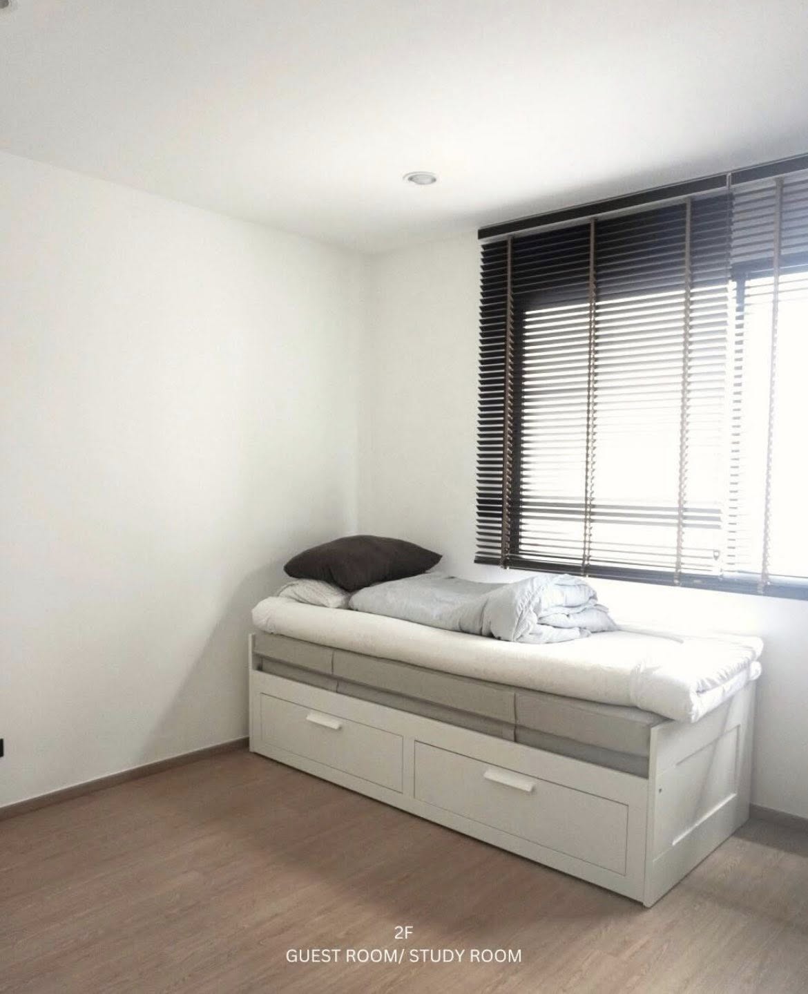 Threee Storey House For Rent
