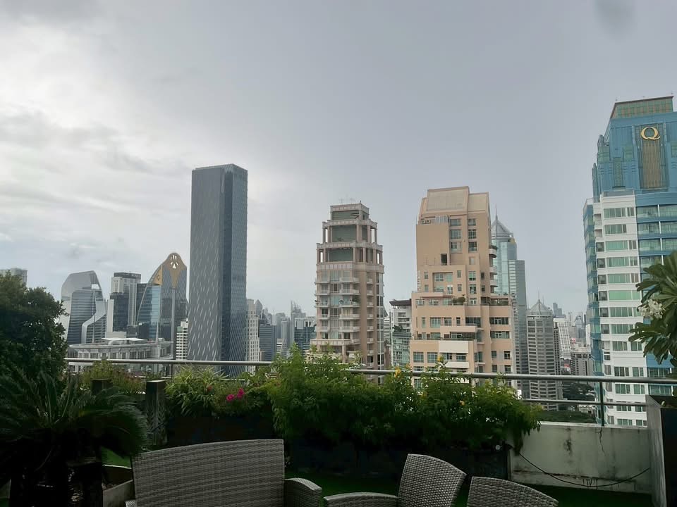 Large Three Bedroom Apartment For Rent