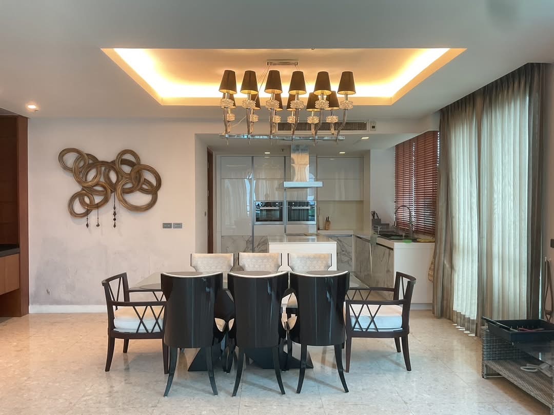 Large Three Bedroom Apartment For Rent