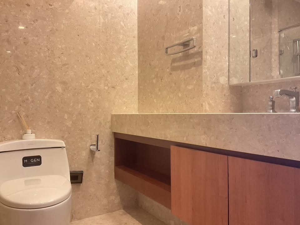 Large Three Bedroom Apartment For Rent