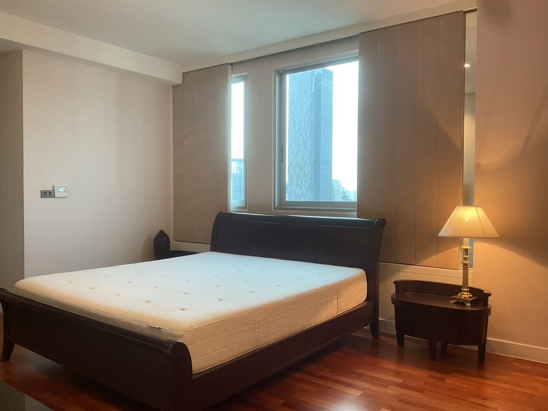 Large Three Bedroom Apartment For Rent