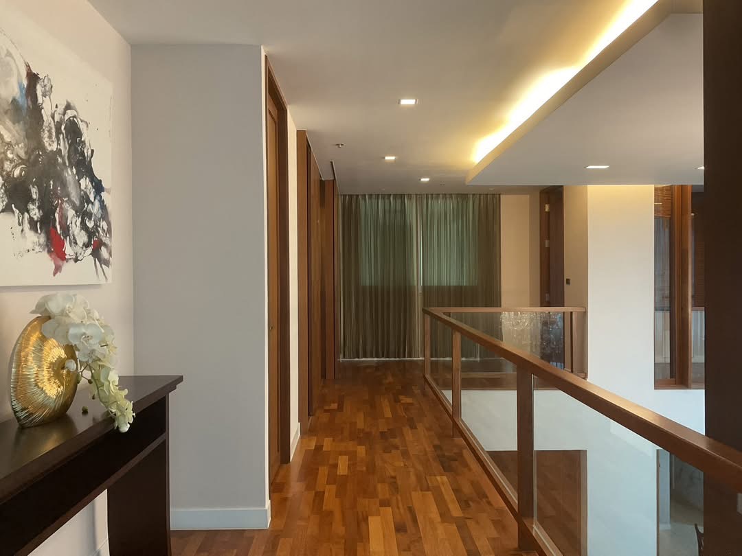 Large Three Bedroom Apartment For Rent