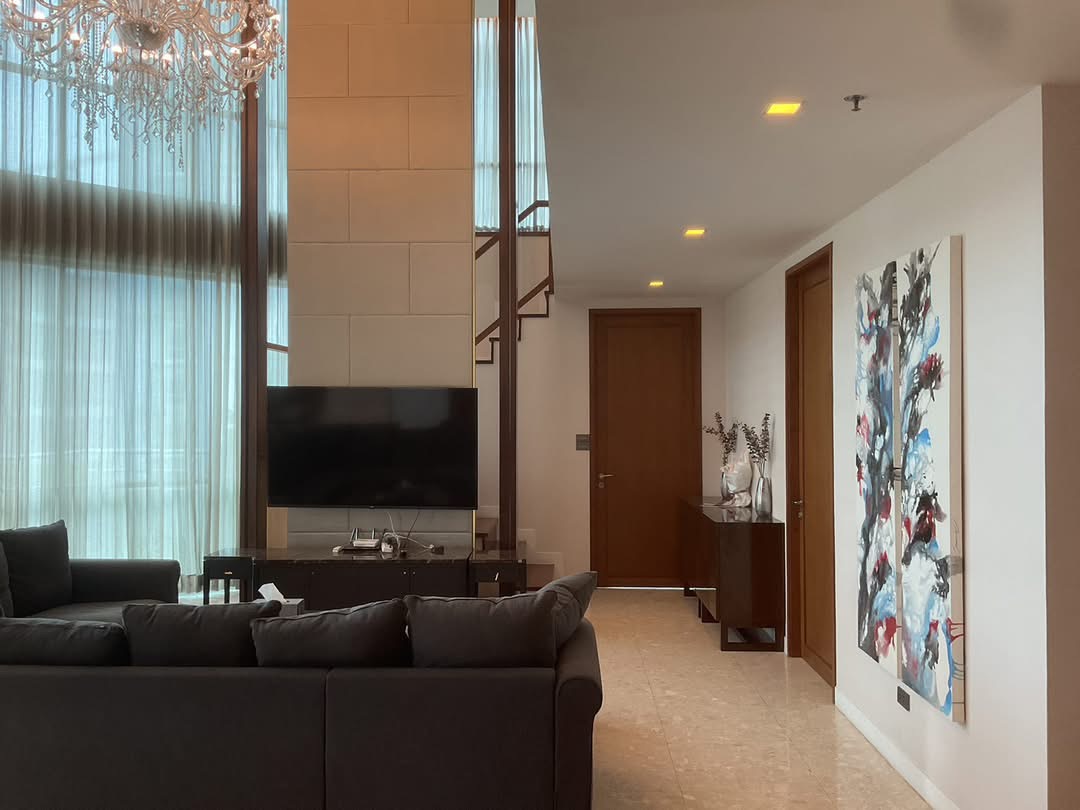 Large Three Bedroom Apartment For Rent