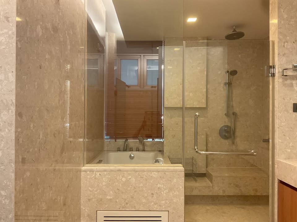 Large Three Bedroom Apartment For Rent
