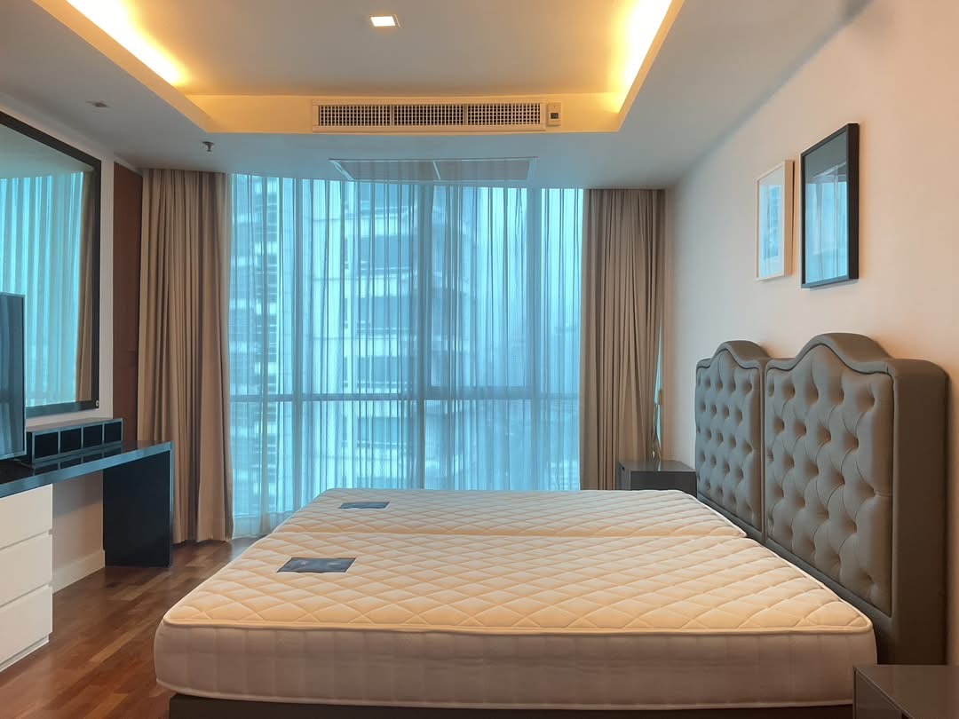 Large Three Bedroom Apartment For Rent