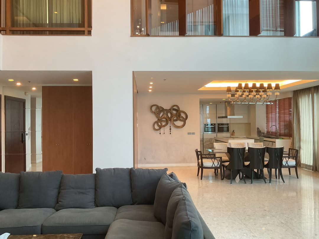Large Three Bedroom Apartment For Rent