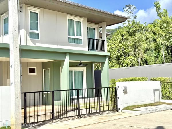 Detached House For Rent