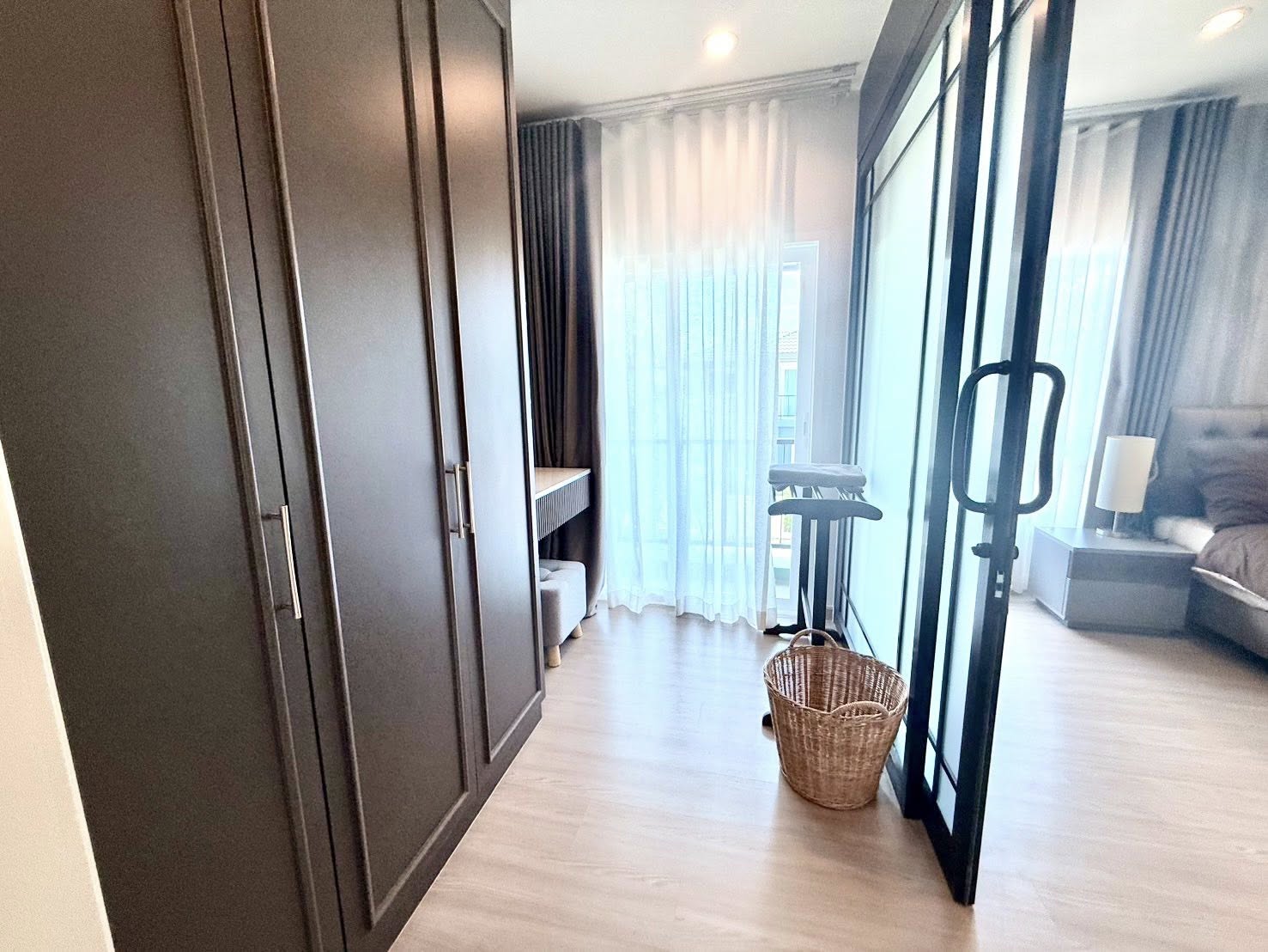 Detached House For Rent