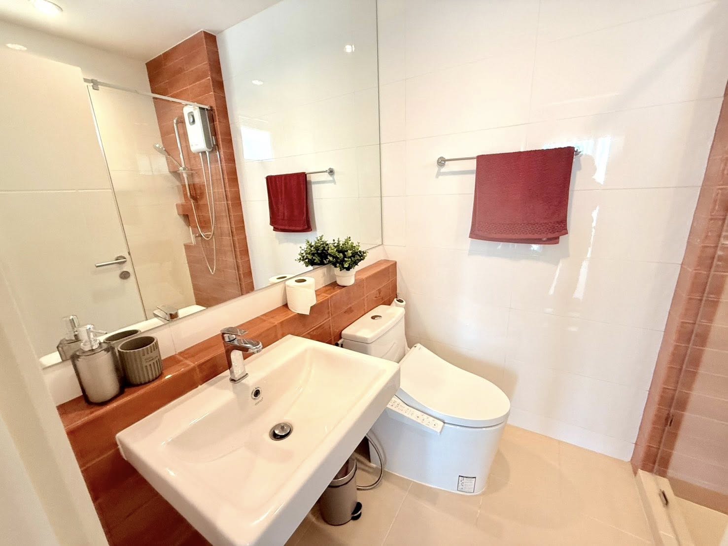 Detached House For Rent
