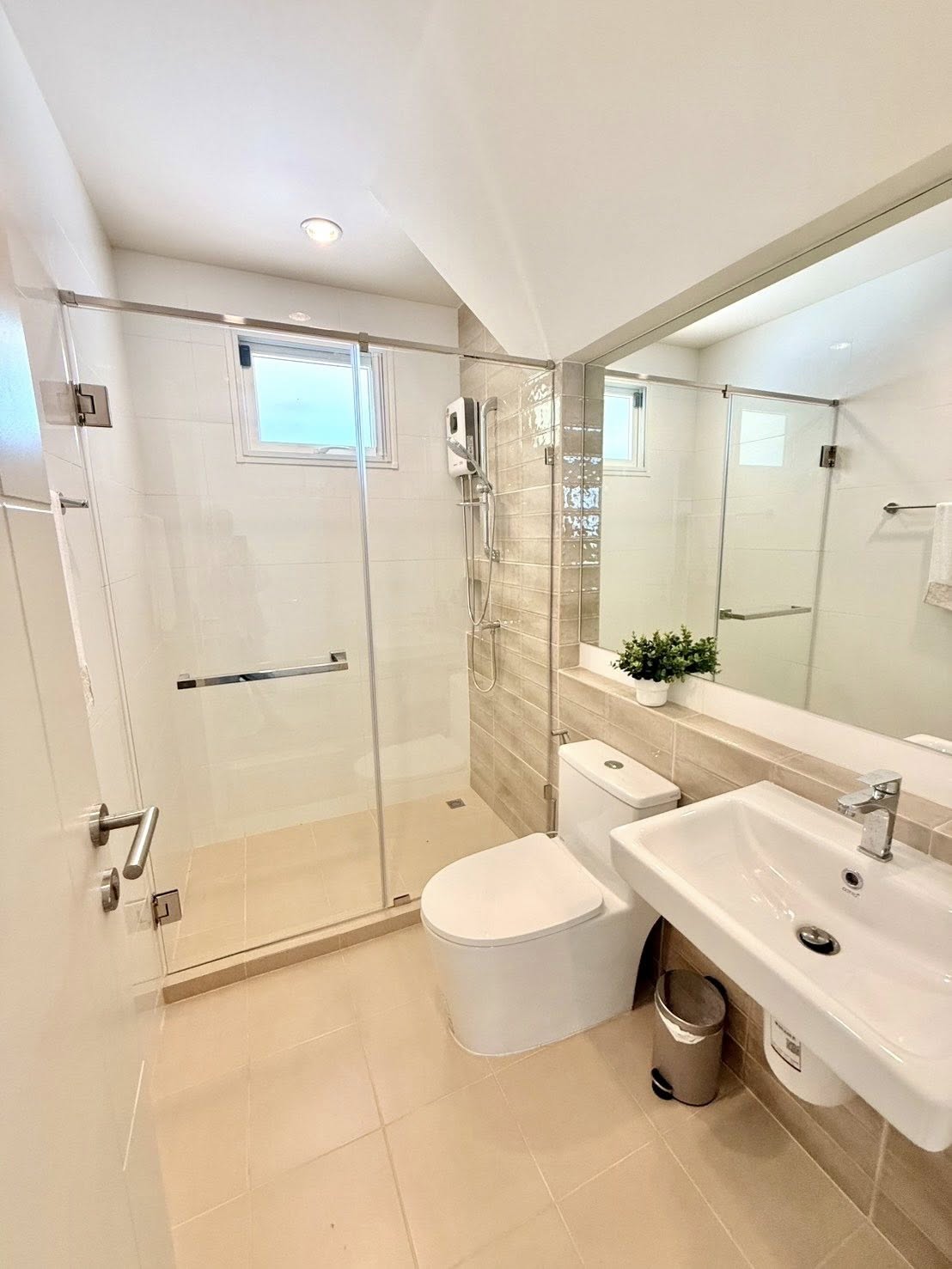 Detached House For Rent