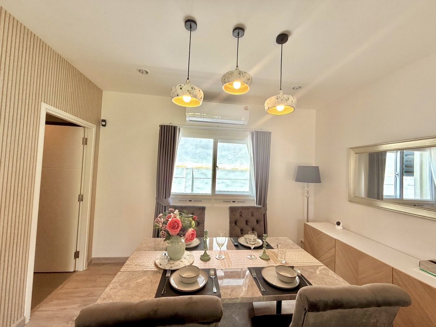 Detached House For Rent