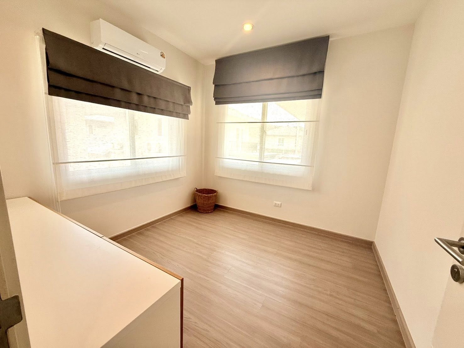 Detached House For Rent