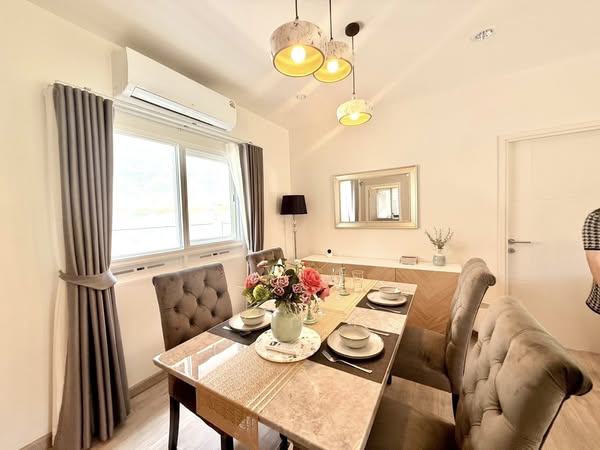 Detached House For Rent