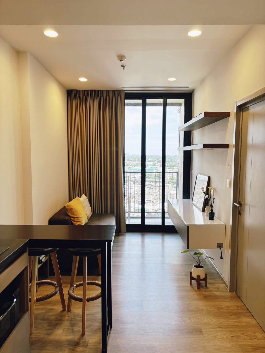 One Bedroom Condo For Rent