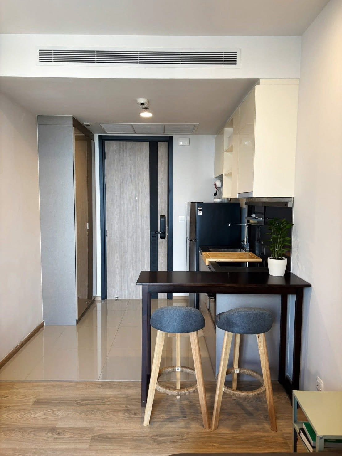 One Bedroom Condo For Rent