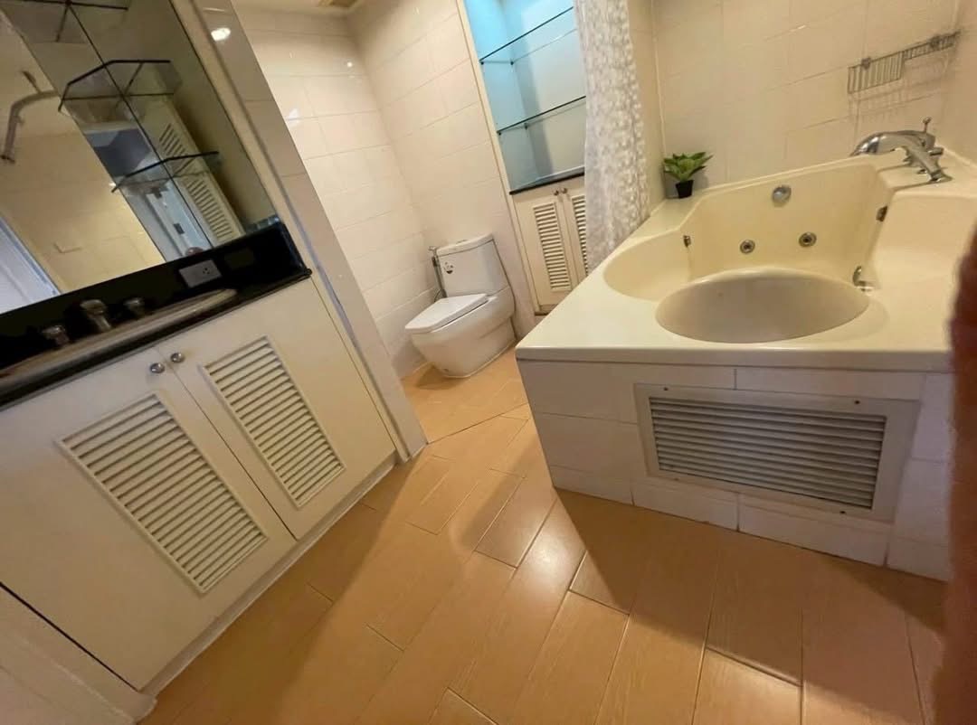 Large Two Bedroom Apartment For Rent