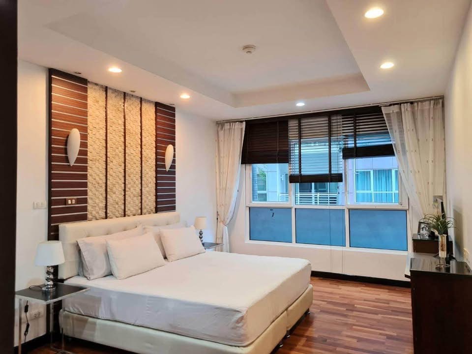 Two Bedroom Condo For Rent