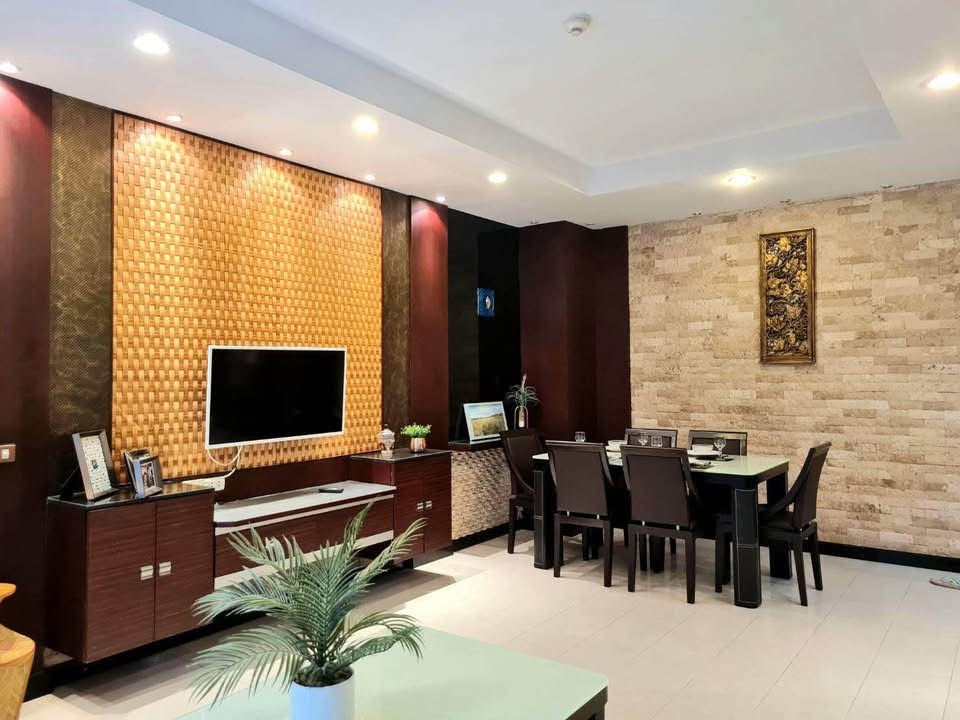 Two Bedroom Condo For Rent