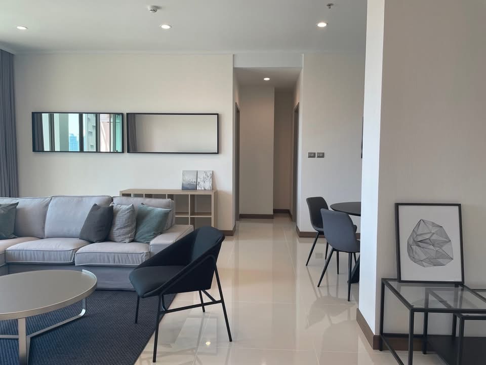 Large Three Bedroom Apartment For Rent