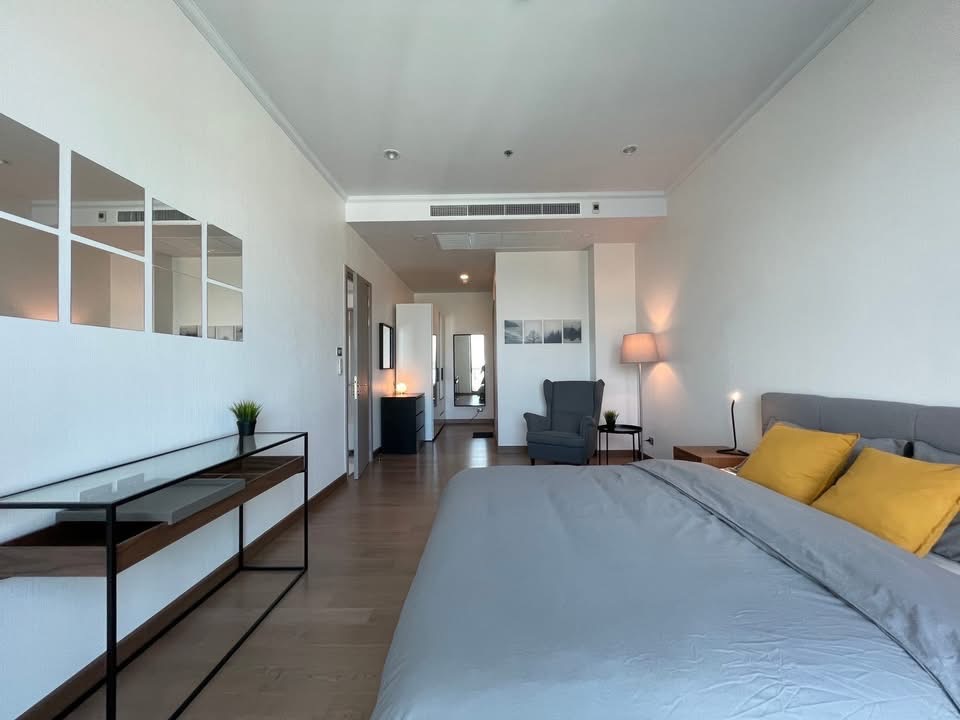 Large Three Bedroom Apartment For Rent