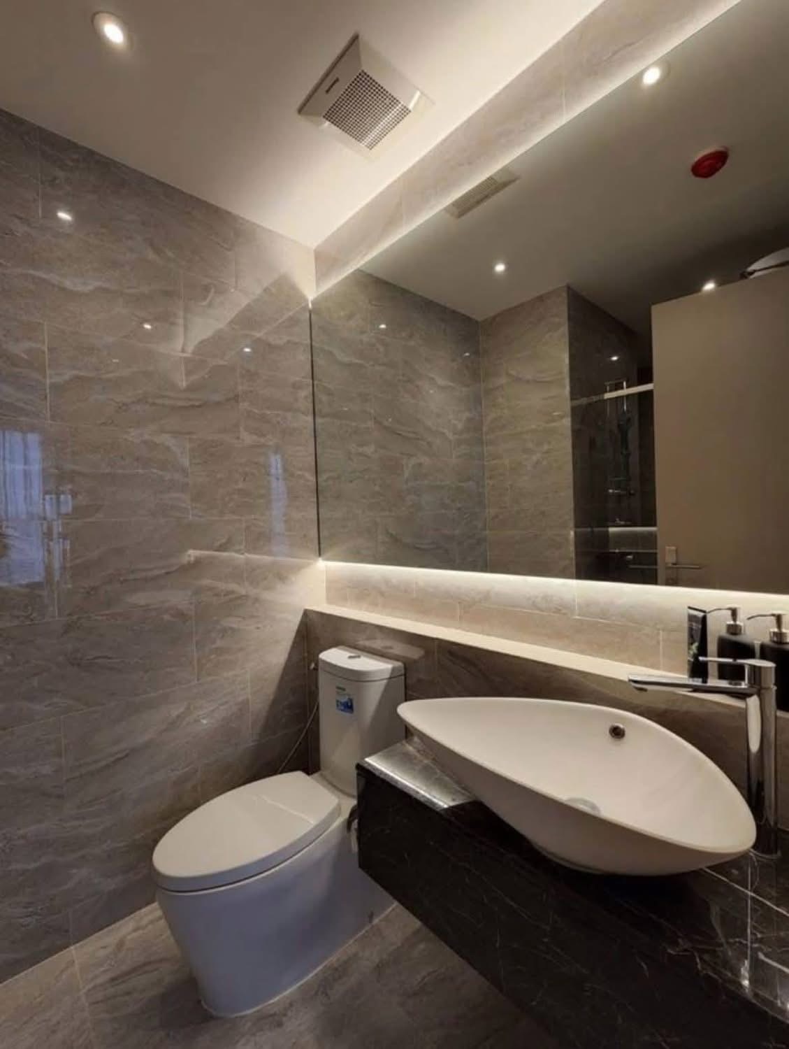 Two Bedroom Condo For Rent 
