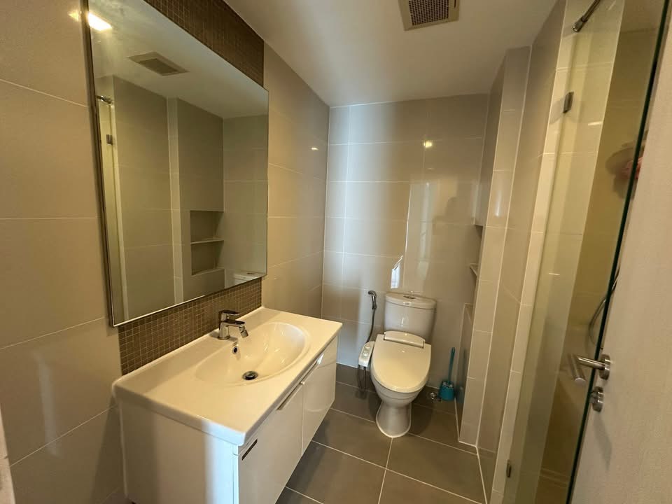 Two Bedroom Condo For Rent 
