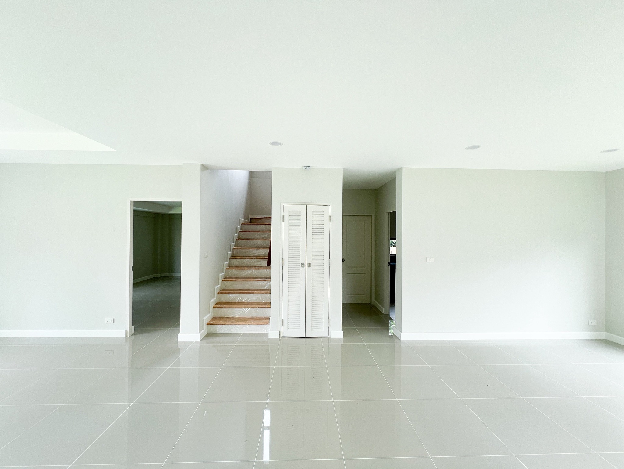Detached House for Sale