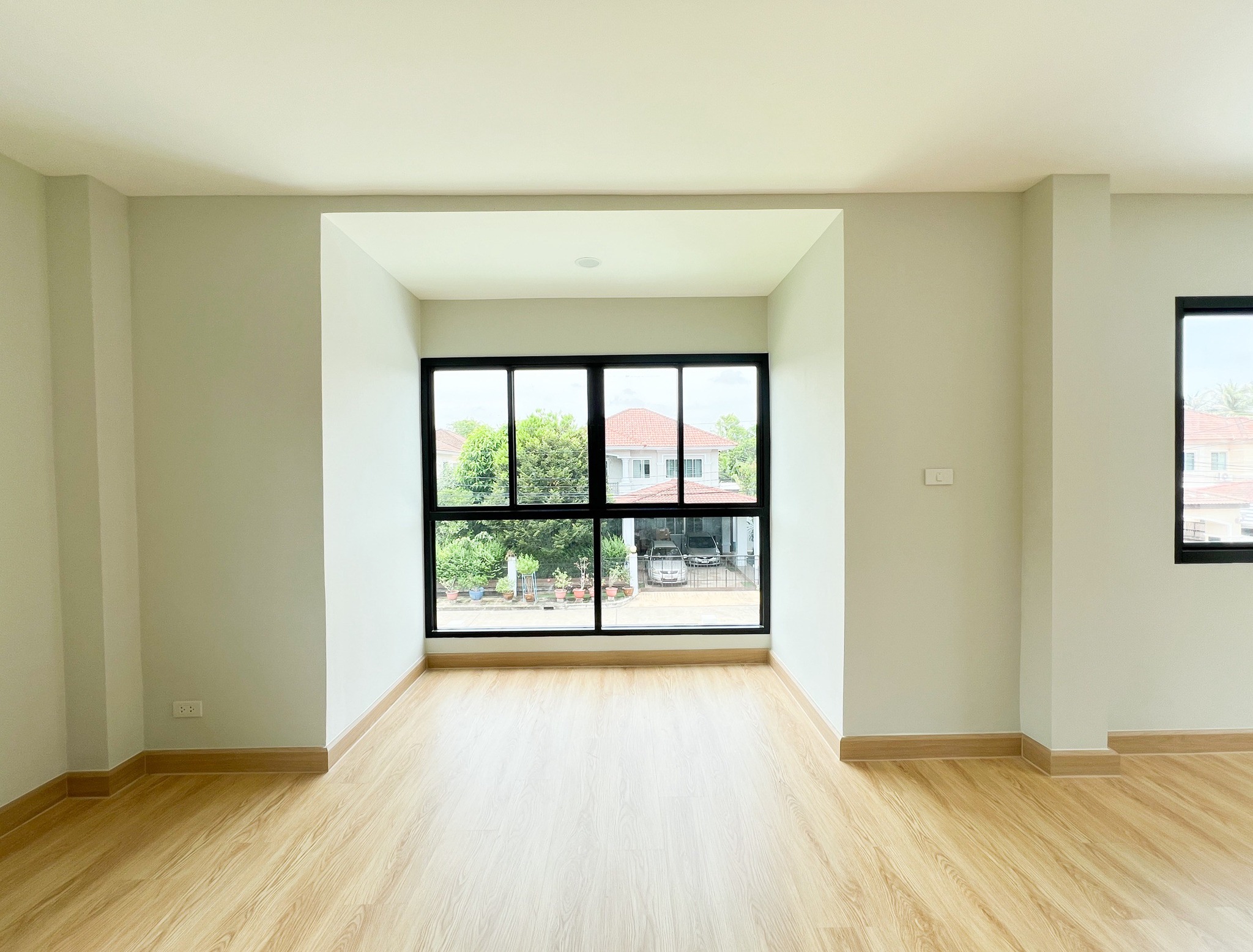 Detached House for Sale