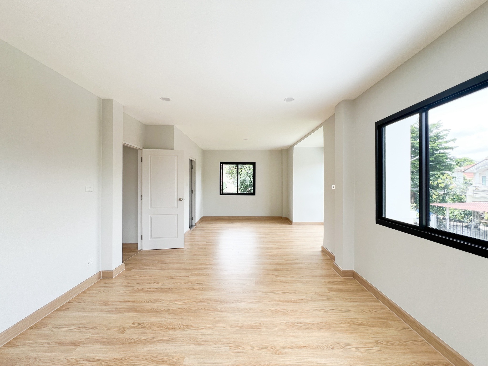 Detached House for Sale