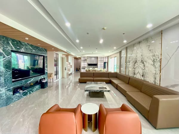 Pent House For Rent