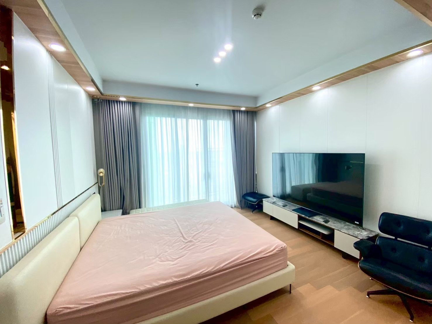 Pent House For Rent