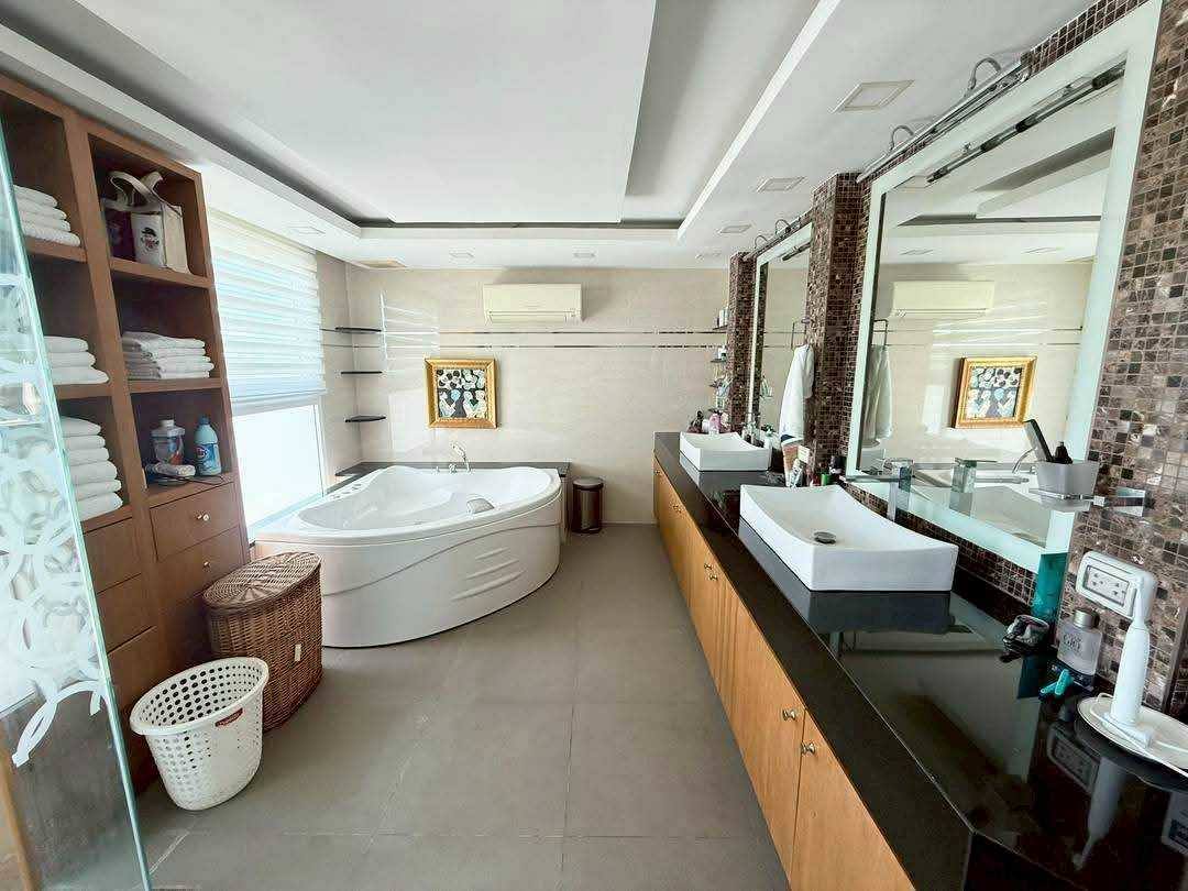 Pent House For Sale