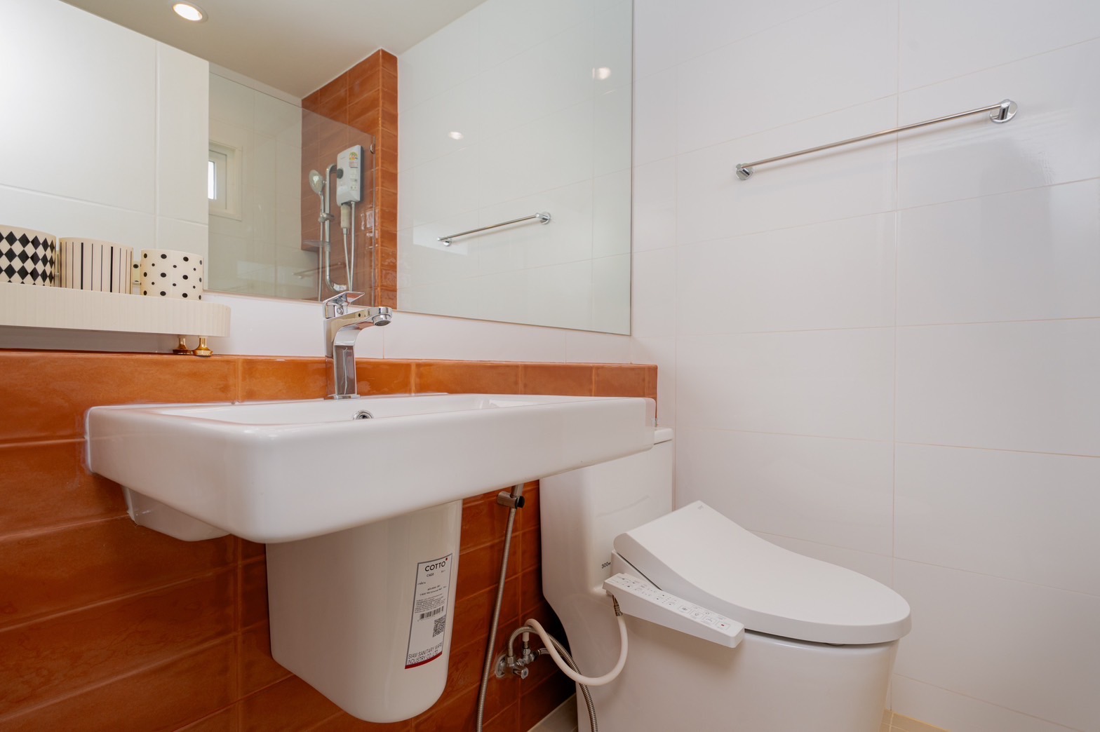 Detached House For Rent