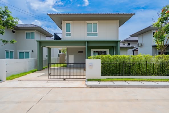 Detached House For Rent