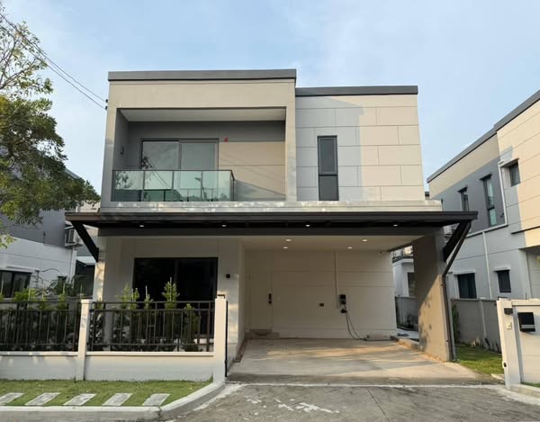 Detached House for Sale