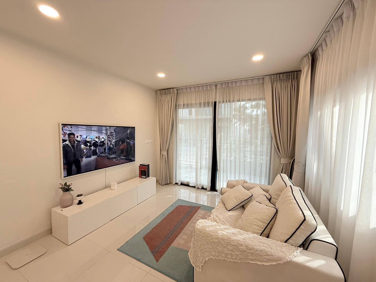Detached House for Sale