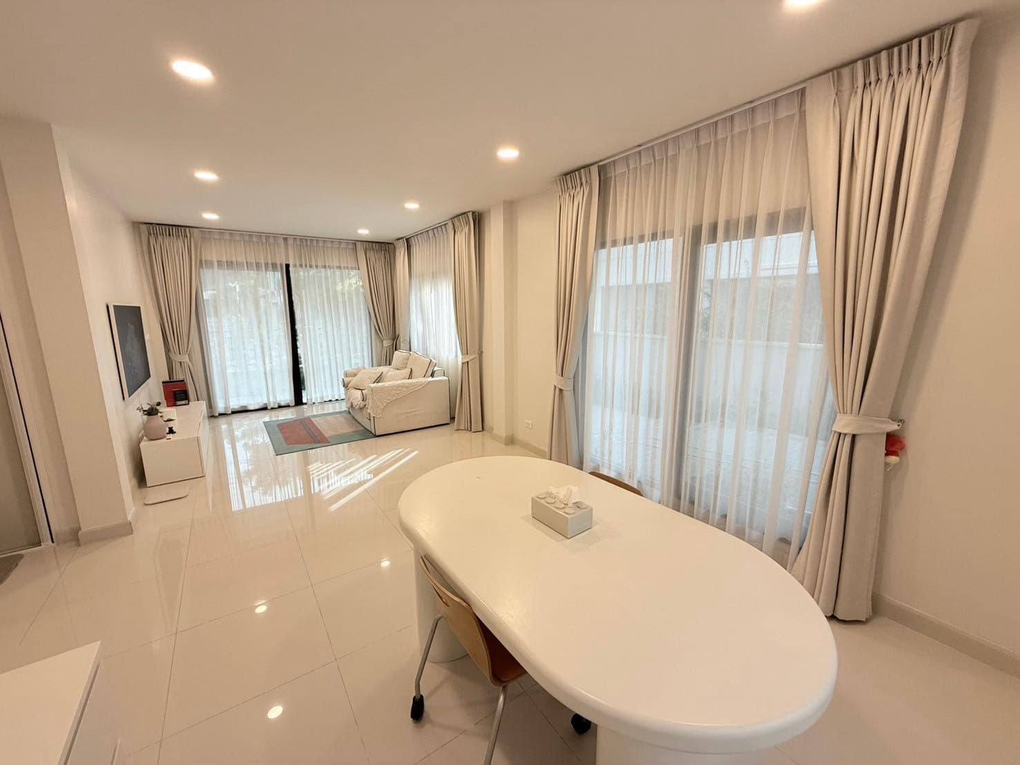 Detached House for Sale
