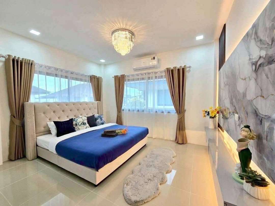 Detached House For Rent