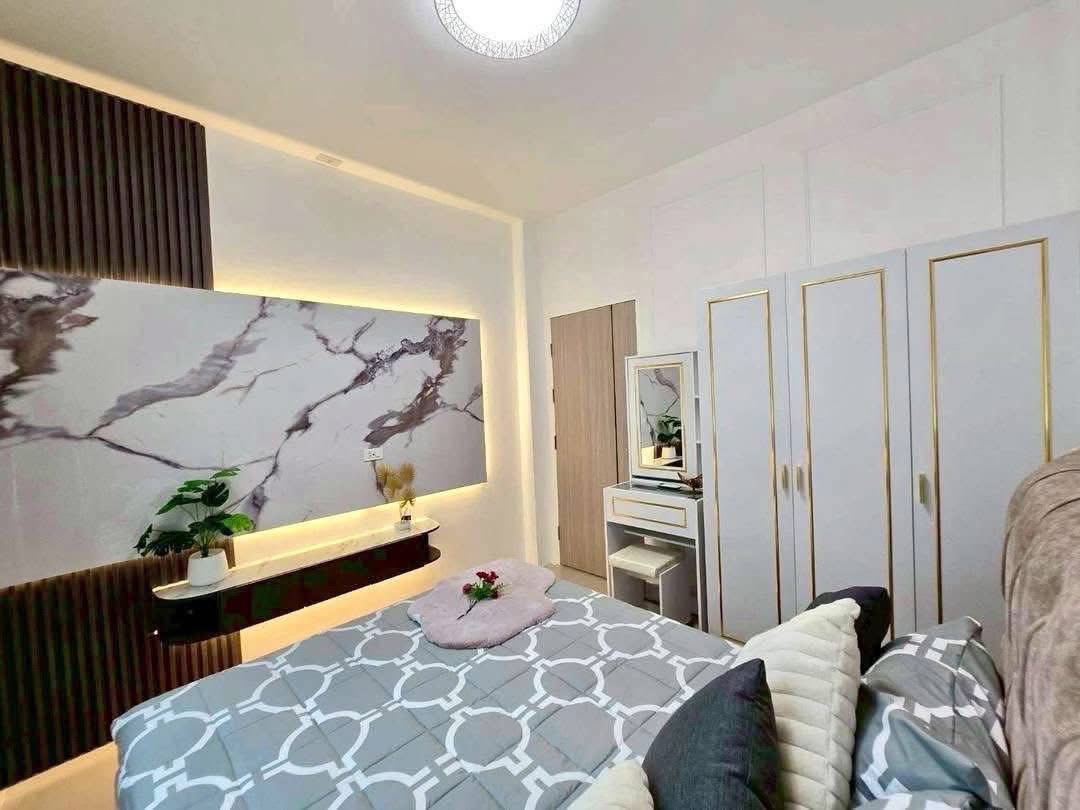 Detached House For Rent