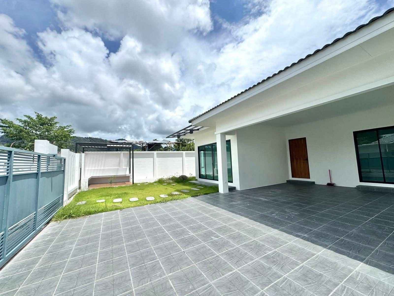 Detached House for Sale