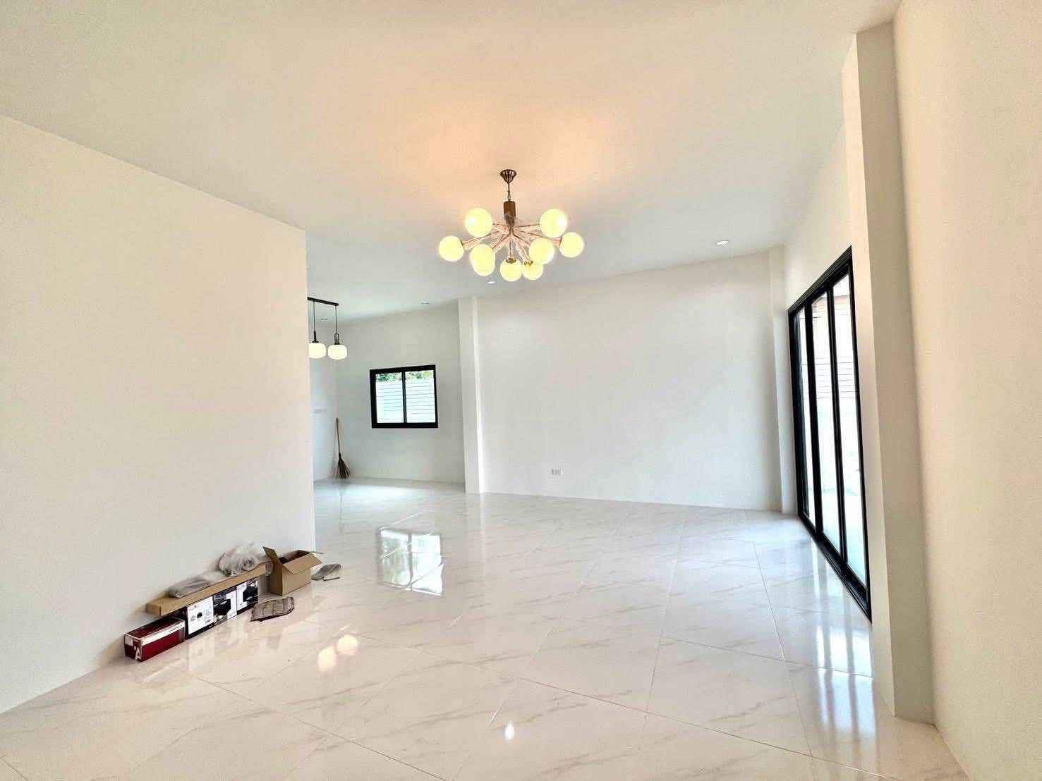 Detached House for Sale
