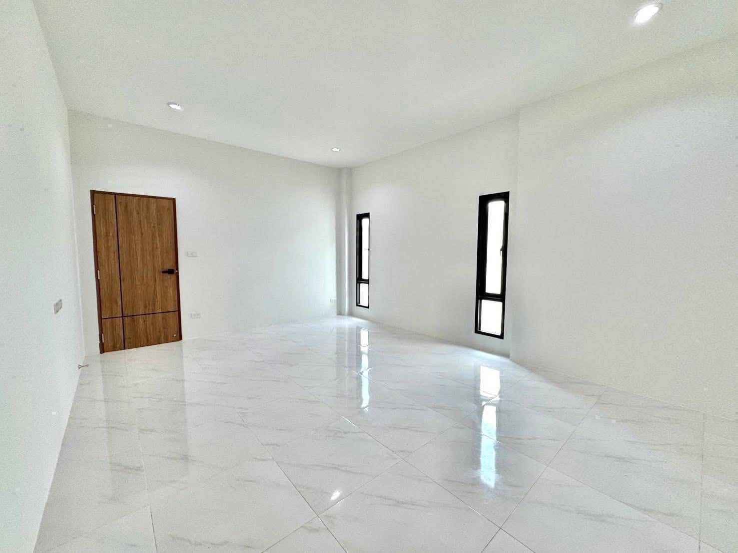 Detached House for Sale