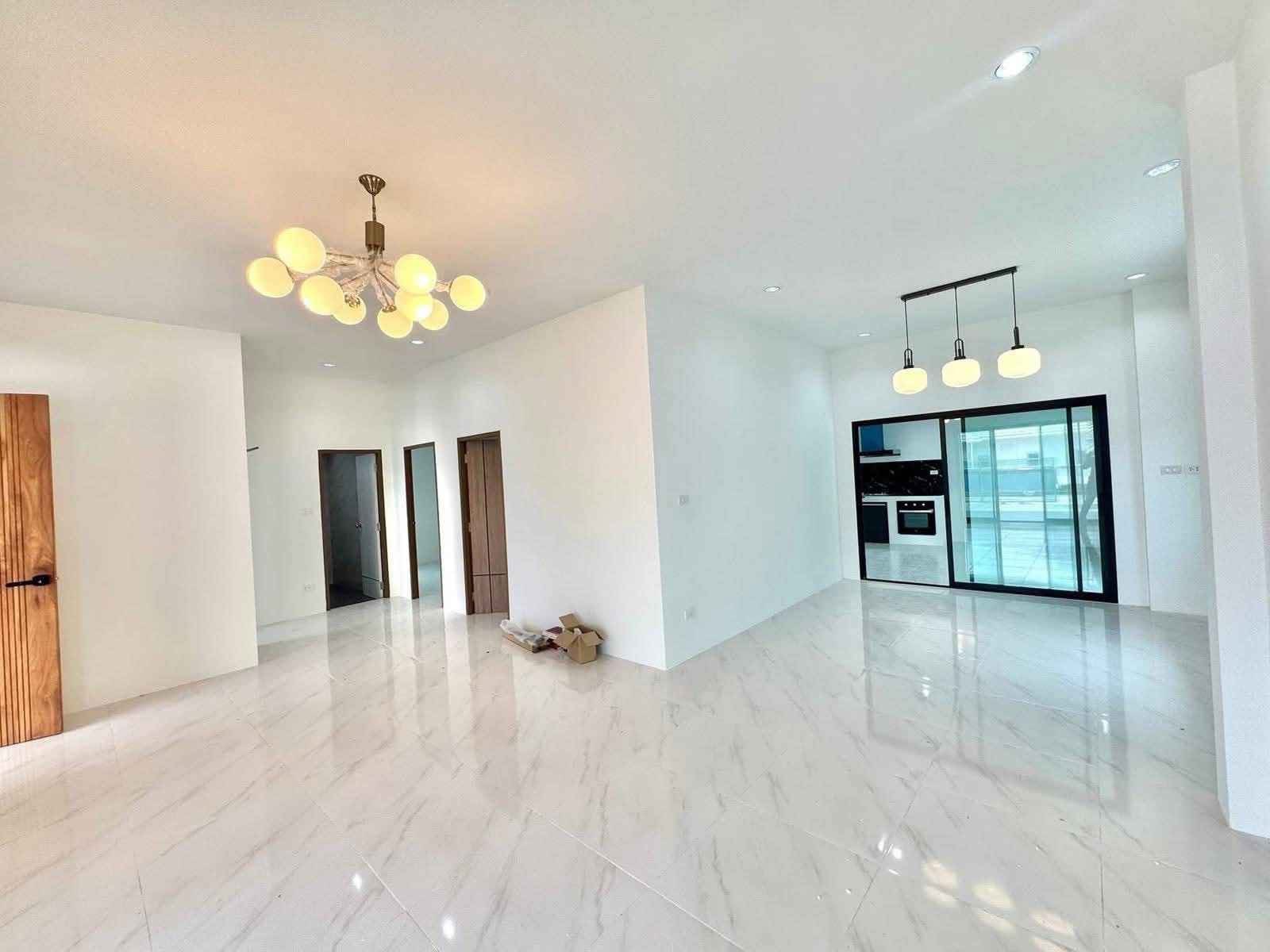 Detached House for Sale